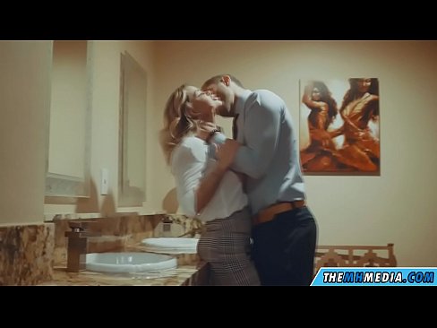 ❤️ 공공 화장실에서 가슴이 큰 금발이 당신을 유혹 할 때 ❤️❌ 포르노 vk 포르노에서 ko.sexuria-net.ru ☑